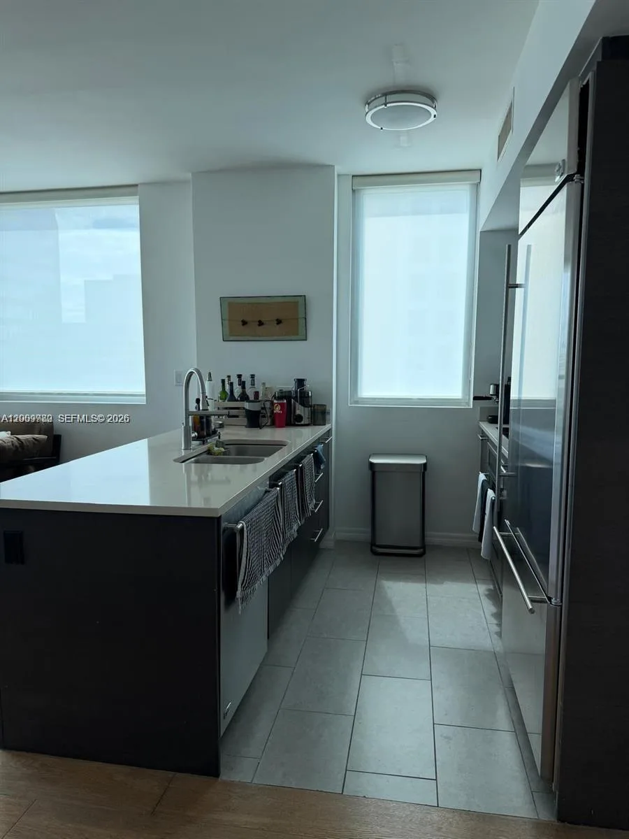 500 Brickell Ave # 1702, Miami, FL 33131 photo 4