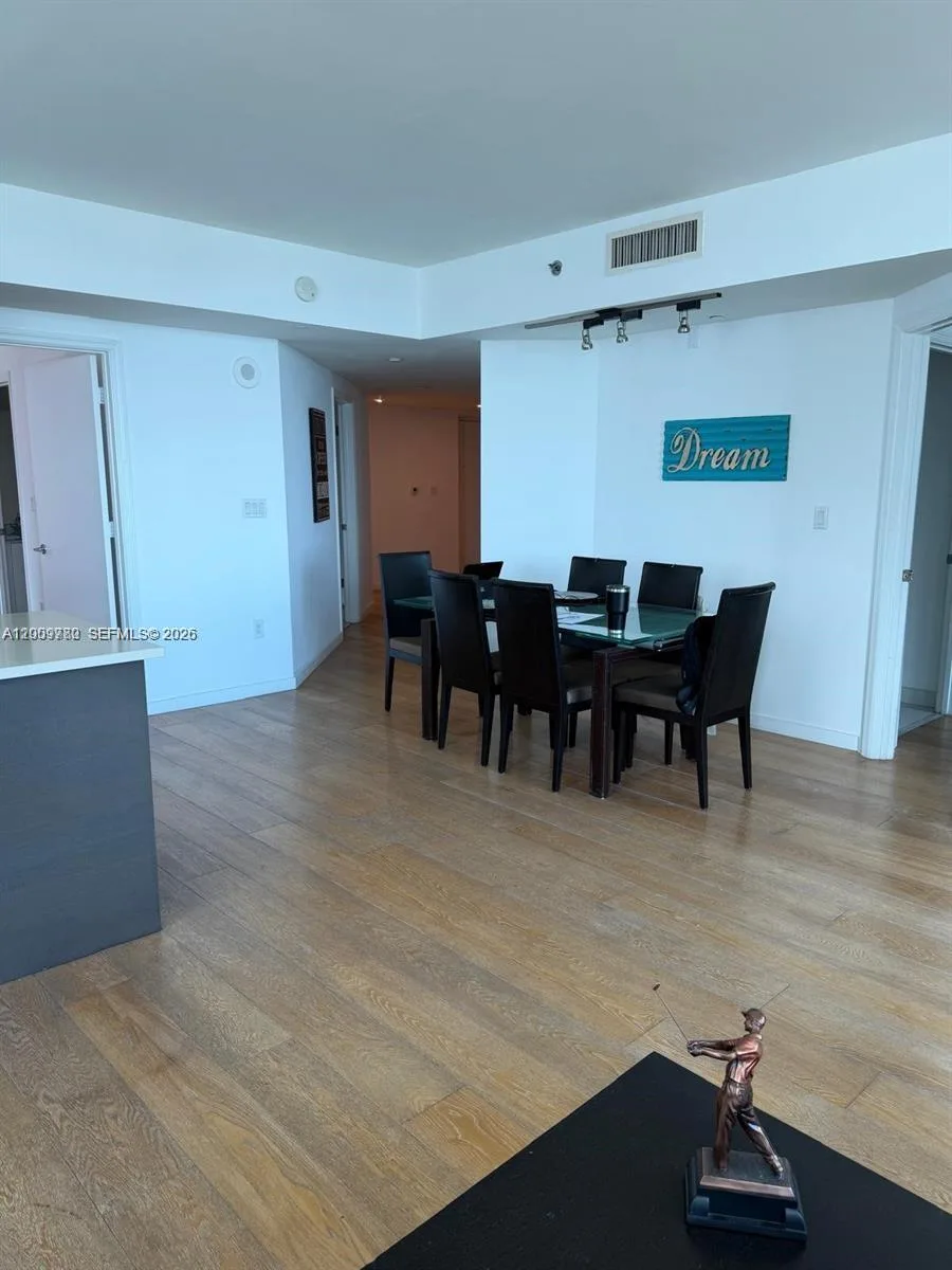500 Brickell Ave # 1702, Miami, FL 33131 photo 5