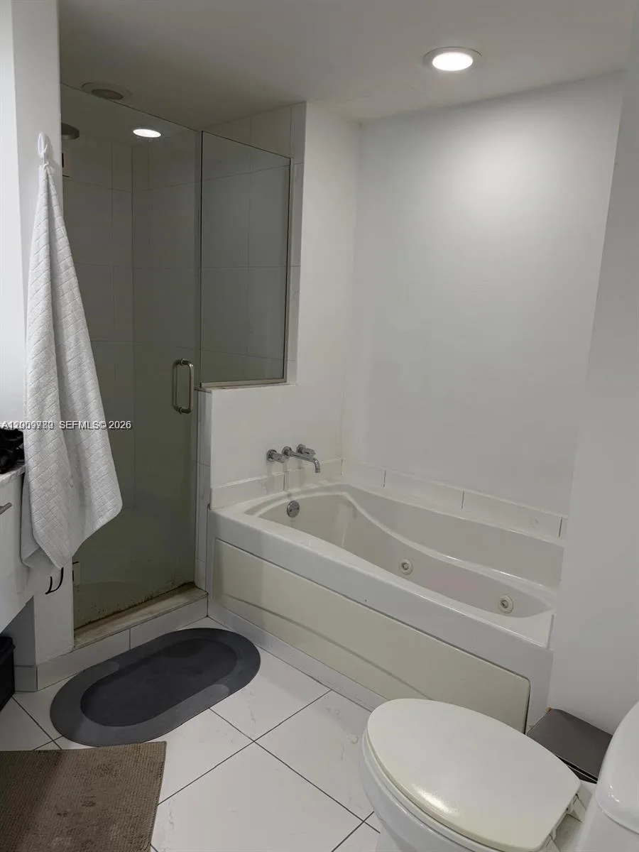 500 Brickell Ave # 1702, Miami, FL 33131 photo 8