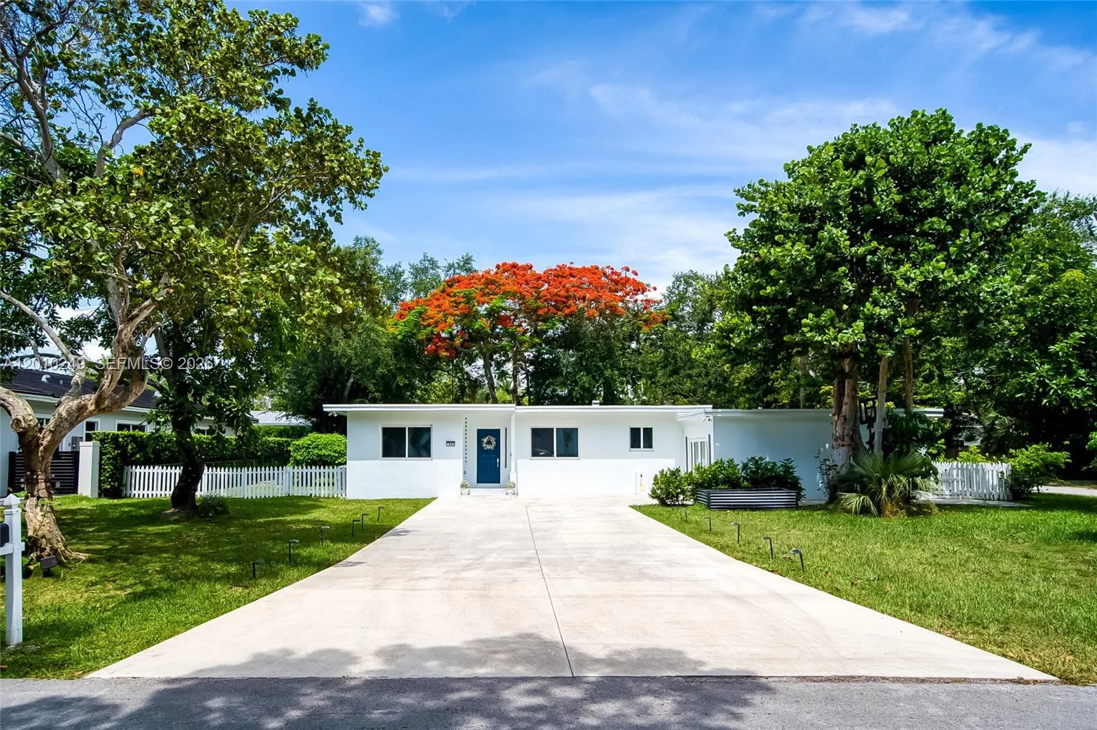 7800 SW 57th Ct, South Miami, FL 33143