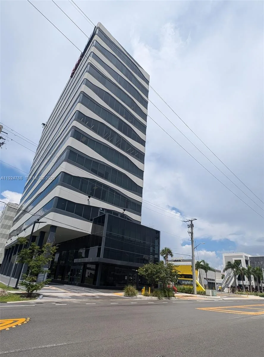 19790 W Dixie Hwy # 1002, Aventura, FL 33180