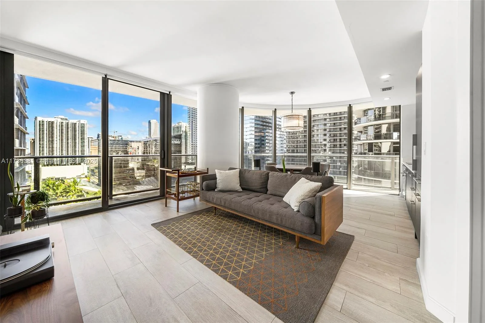 55 SW 9th St # 1701, Miami, FL 33130