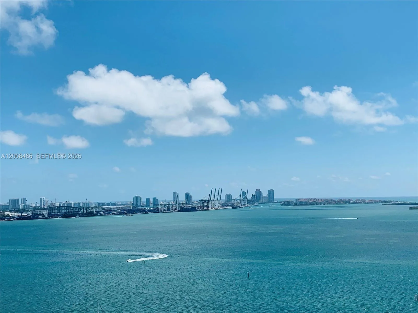 218 SE 14th St # TS207, Miami, FL 33131 photo 4