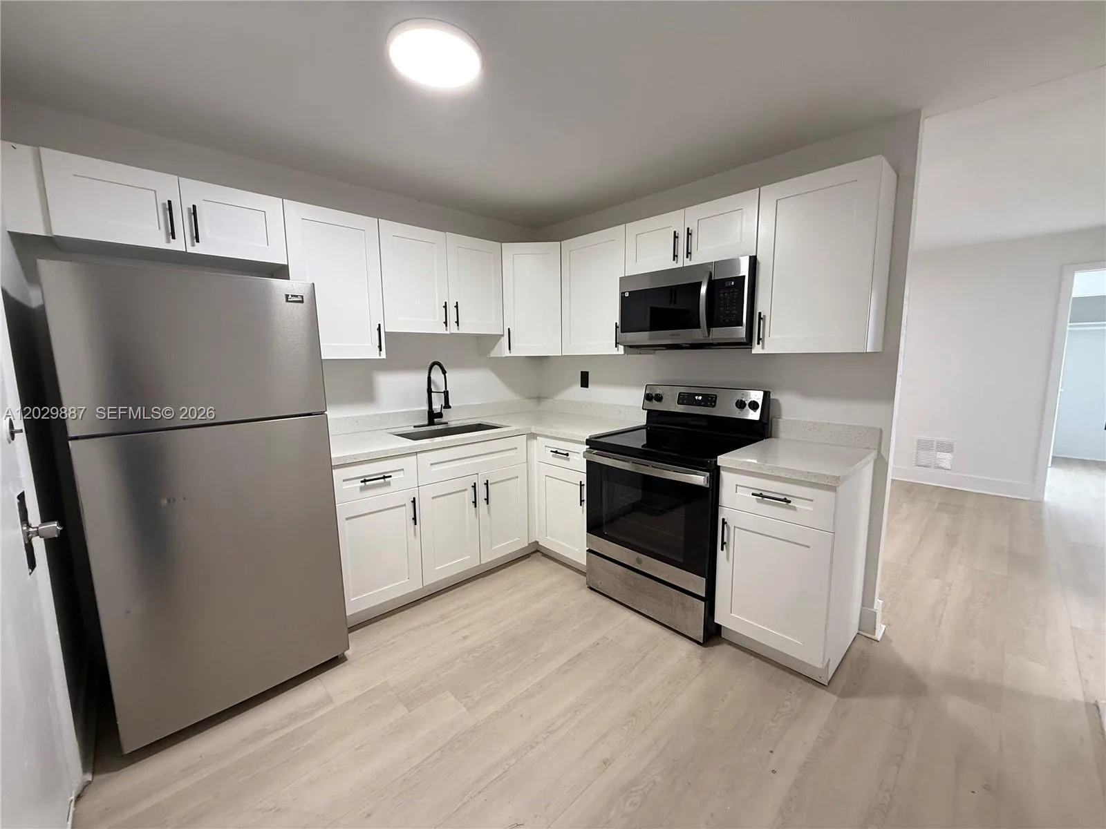 12215 W Dixie Hwy # 304, North Miami, FL 33161