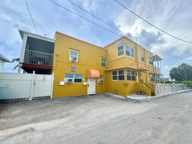 300 Georgia Street # 1-5, Hollywood, FL 33019 photo 3