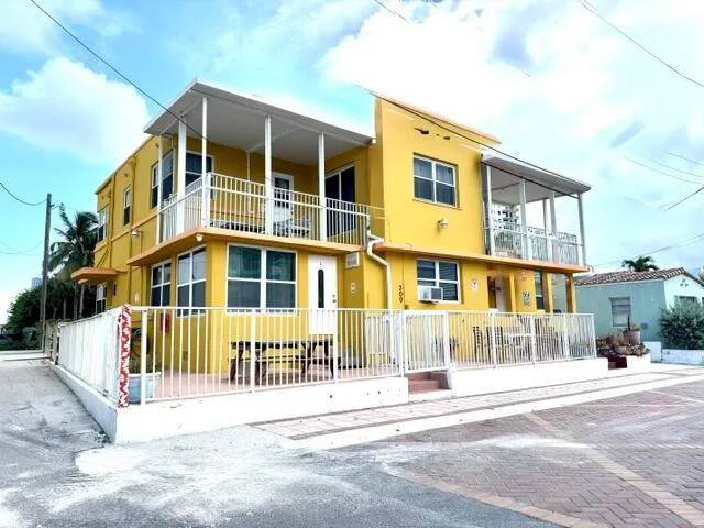 300 Georgia Street # 1-5, Hollywood, FL 33019 photo 4