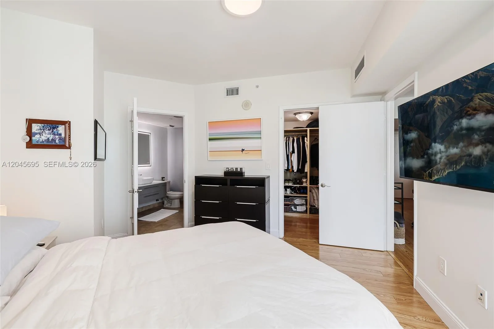 350 S Miami Ave # 2104, Miami, FL 33130 photo 12