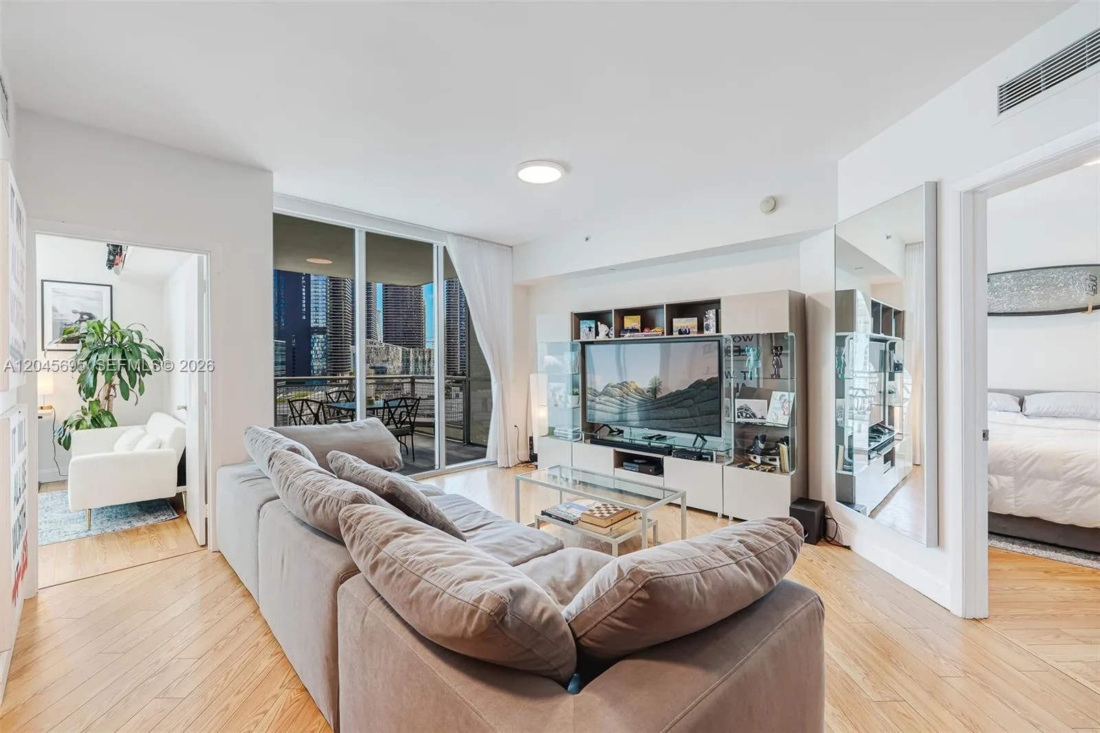 350 S Miami Ave # 2104, Miami, FL 33130 photo 2