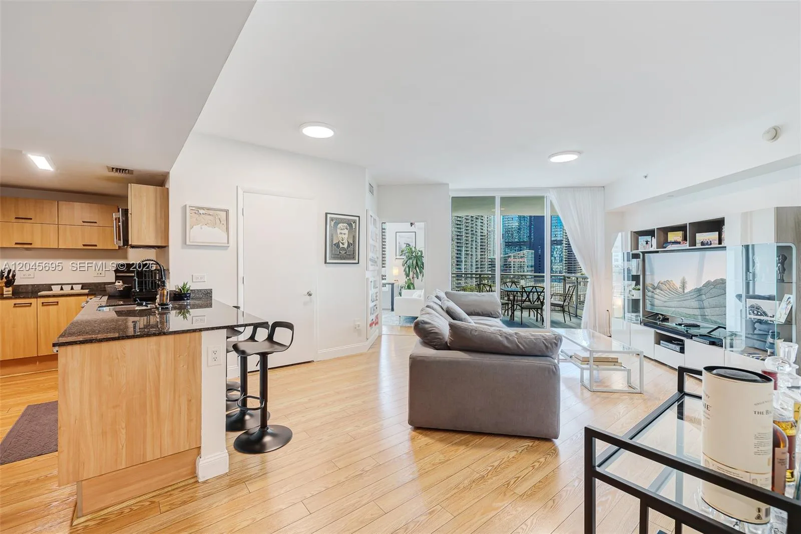 350 S Miami Ave # 2104, Miami, FL 33130 photo 4