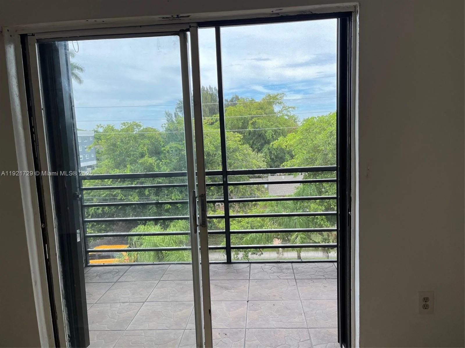 13500 NE 3rd Ct # 402, North Miami, FL 33161 photo 5
