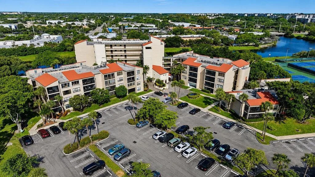 2322 S Cypress Bend Drive # 311, Pompano Beach, FL 33069 photo 11