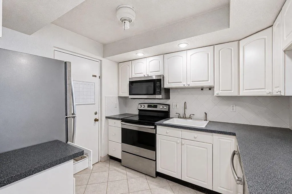2322 S Cypress Bend Drive # 311, Pompano Beach, FL 33069 photo 5
