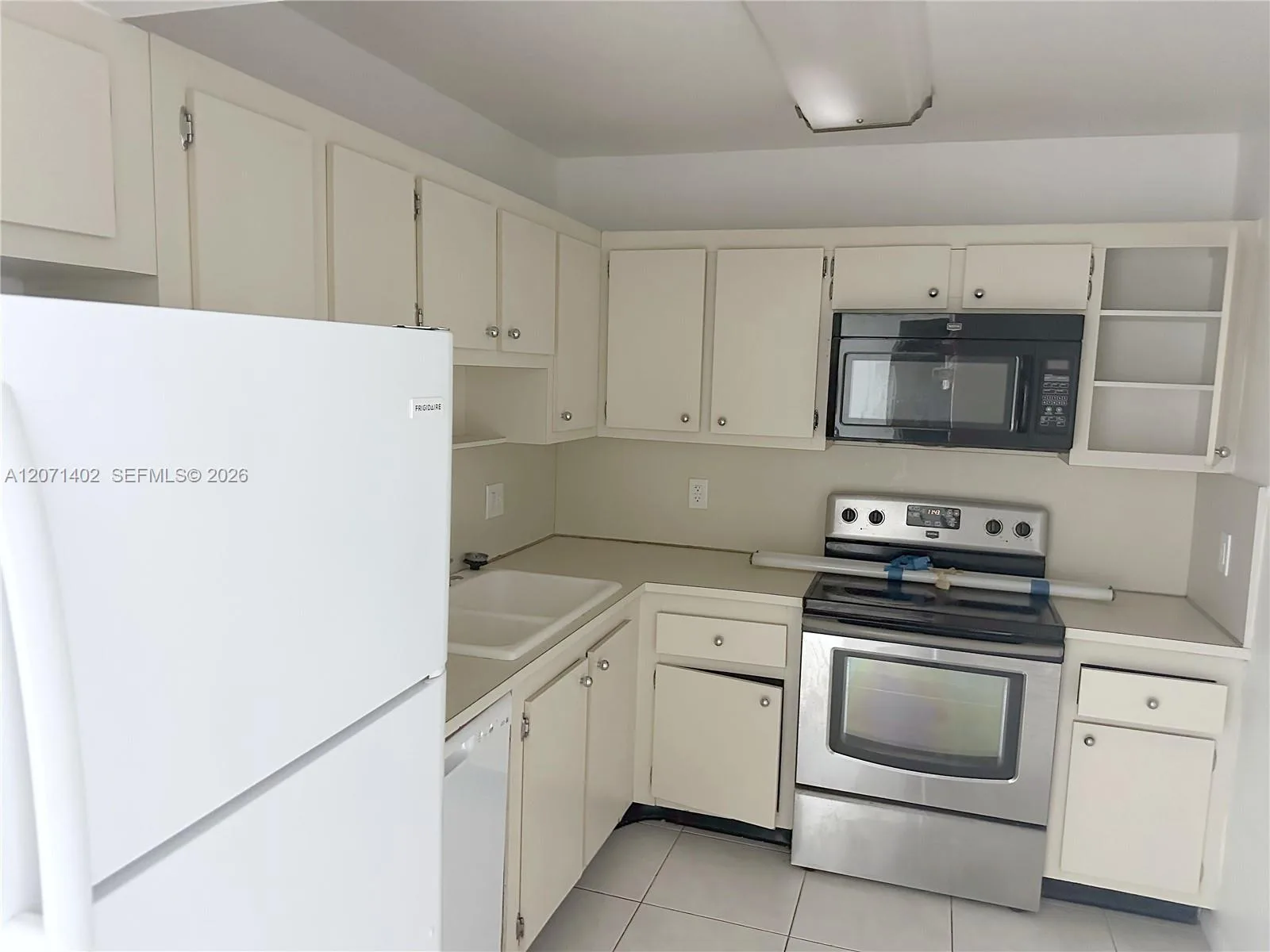 919 Hillcrest Dr # 407, Hollywood, FL 33021 photo 6