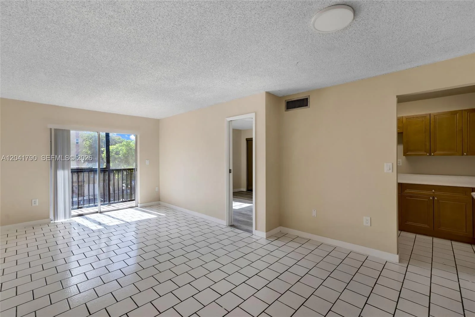 4805 NW 7th St # 302-15, Miami, FL 33126 photo 5