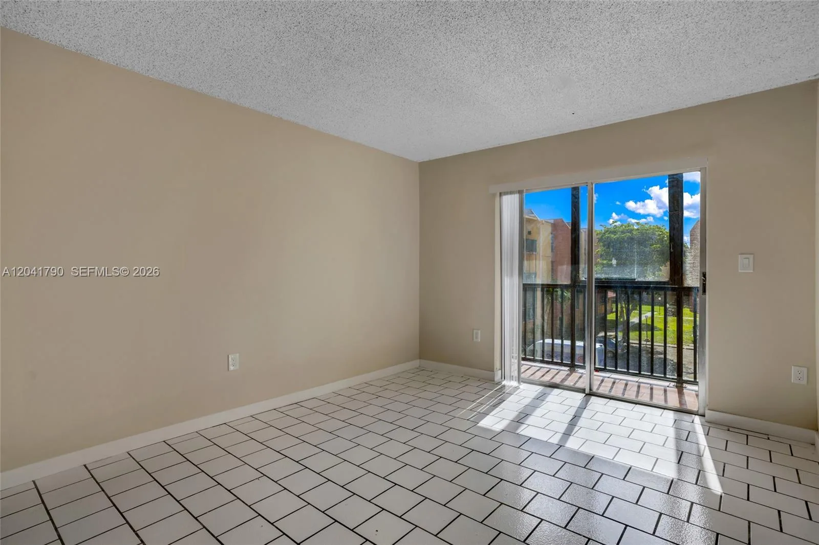 4805 NW 7th St # 302-15, Miami, FL 33126 photo 8