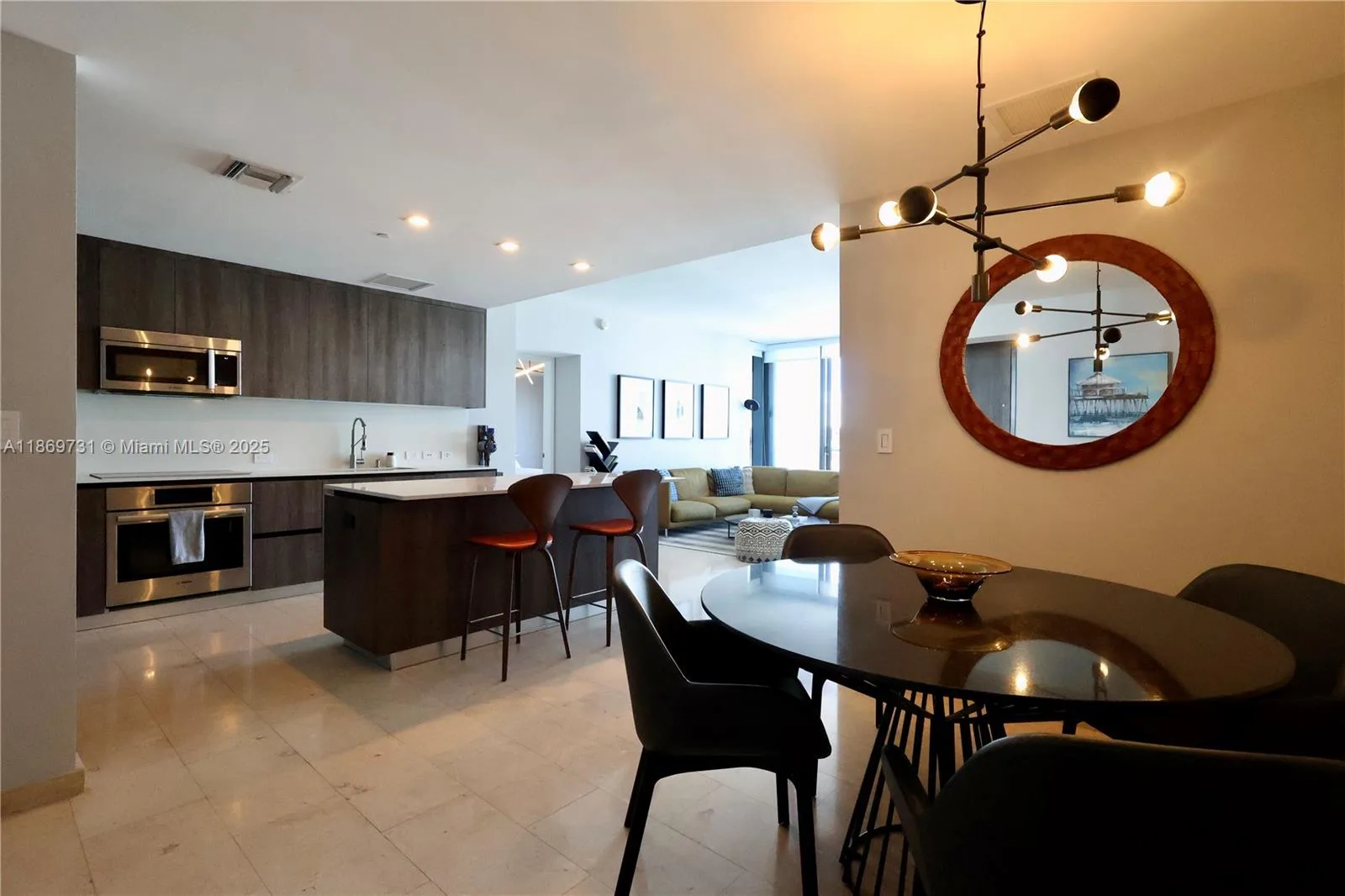 68 SE 6th St # 3607, Miami, FL 33131 photo 4