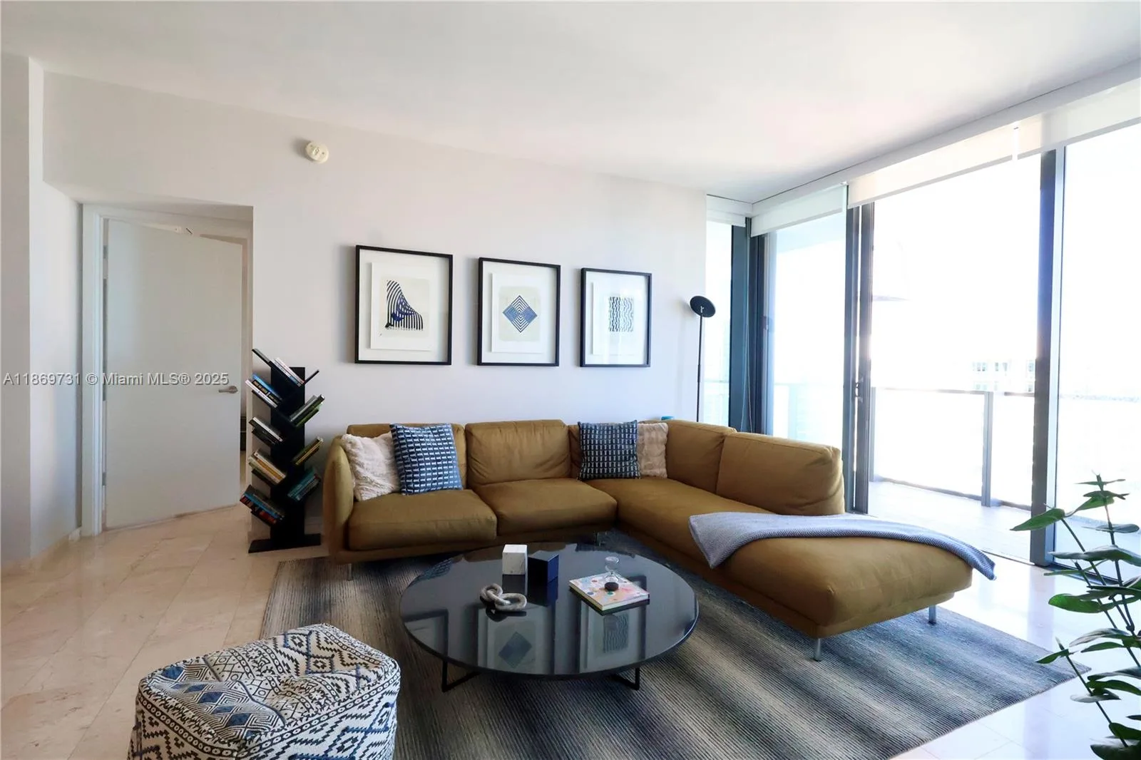 68 SE 6th St # 3607, Miami, FL 33131 photo 5