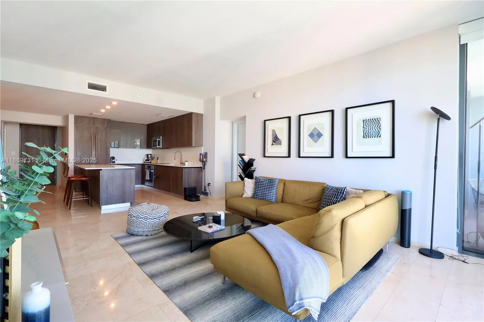 68 SE 6th St # 3607, Miami, FL 33131 photo 7