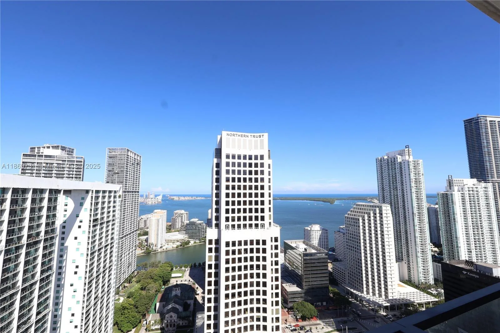 68 SE 6th St # 3607, Miami, FL 33131 photo 8