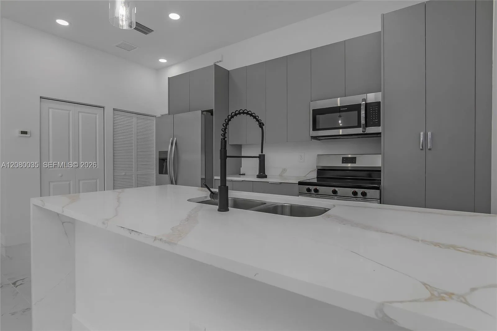 2035 NE 9th Ave, Cape Coral, FL 33909 photo 10