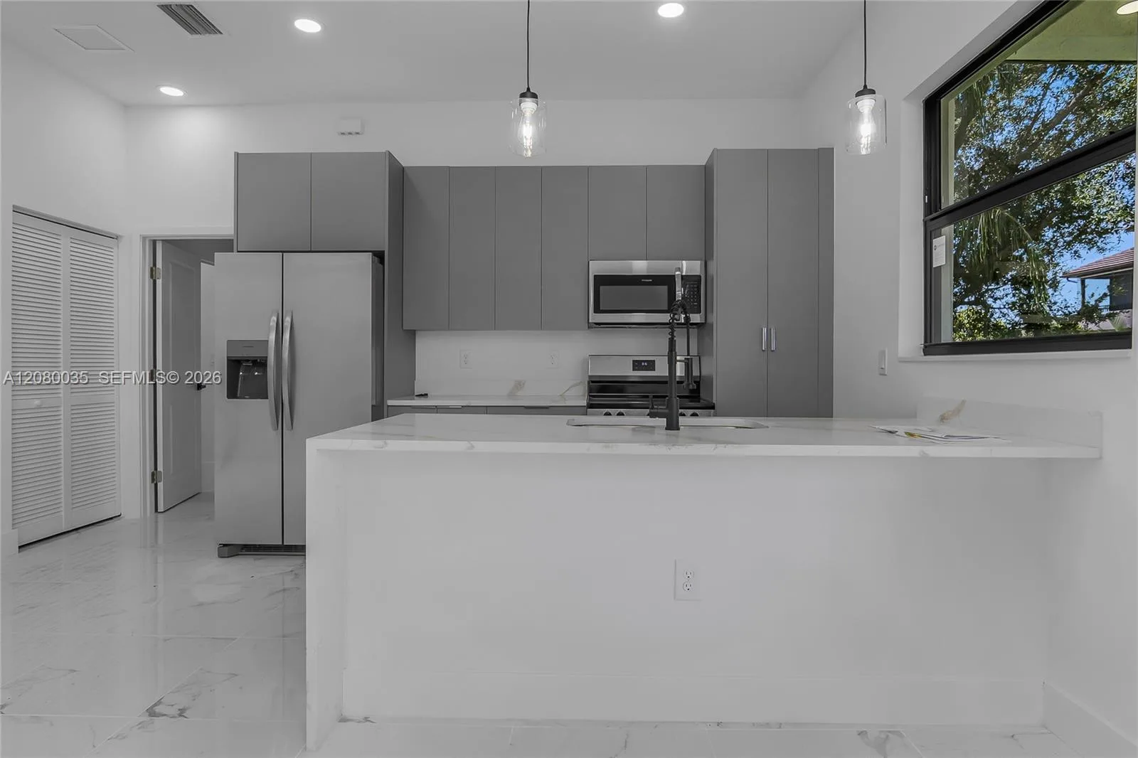 2035 NE 9th Ave, Cape Coral, FL 33909 photo 11