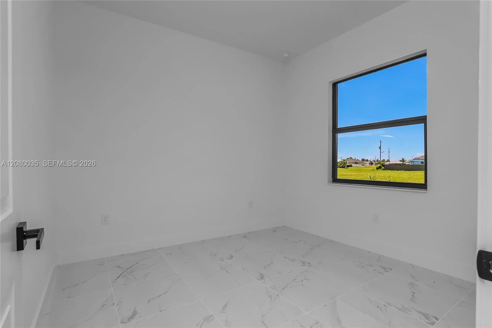 2035 NE 9th Ave, Cape Coral, FL 33909 photo 12