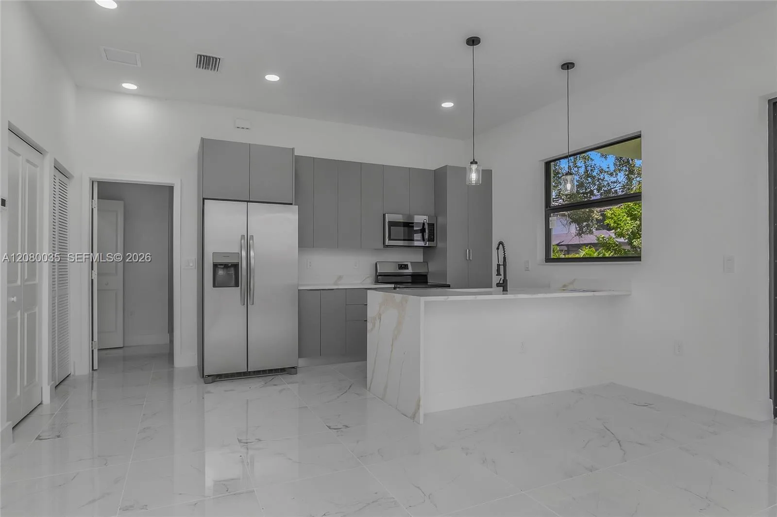 2035 NE 9th Ave, Cape Coral, FL 33909 photo 7