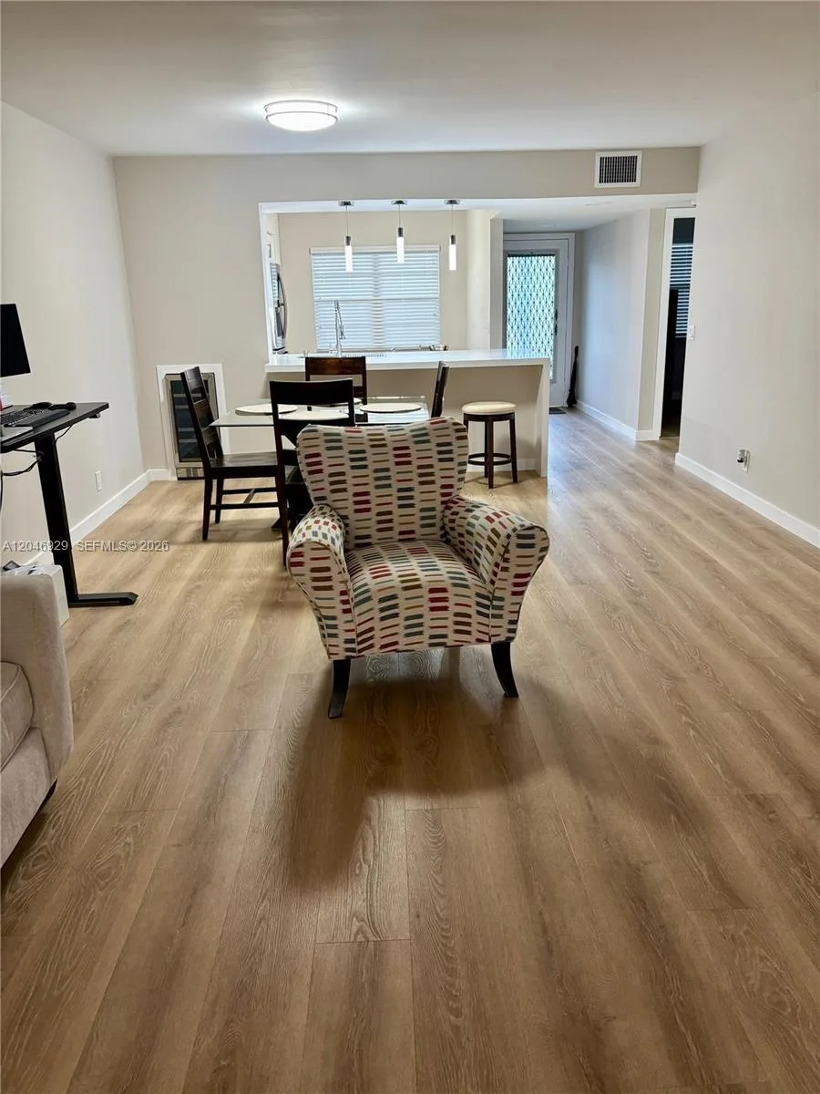 800 SW 125th Way # 207O, Pembroke Pines, FL 33027
