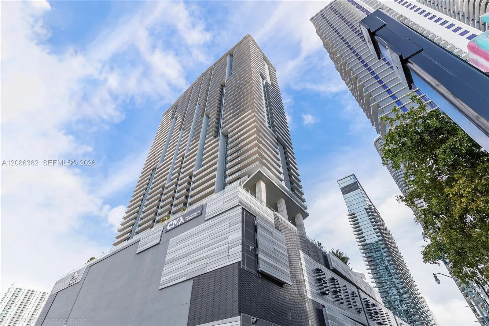 88 SW 7th St # 2401, Miami, FL 33130