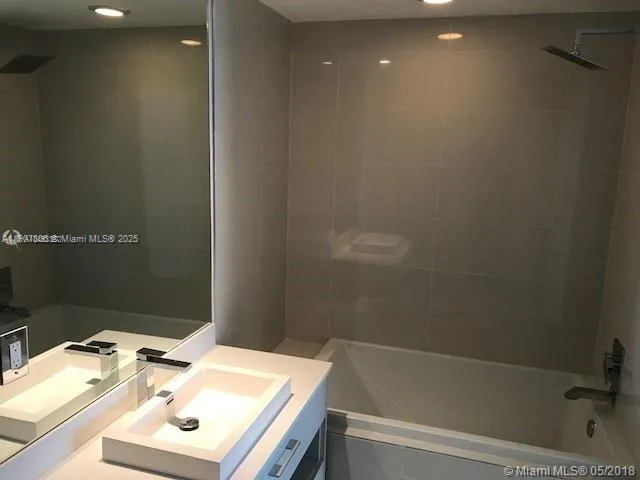 55 SW 9th St # 2510, Miami, FL 33130 photo 10