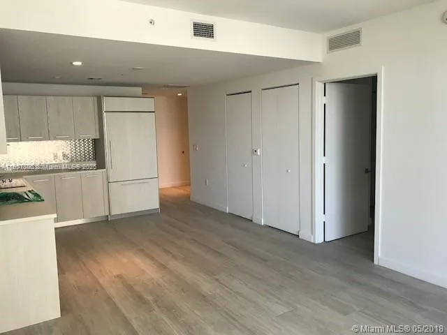 55 SW 9th St # 2510, Miami, FL 33130 photo 4