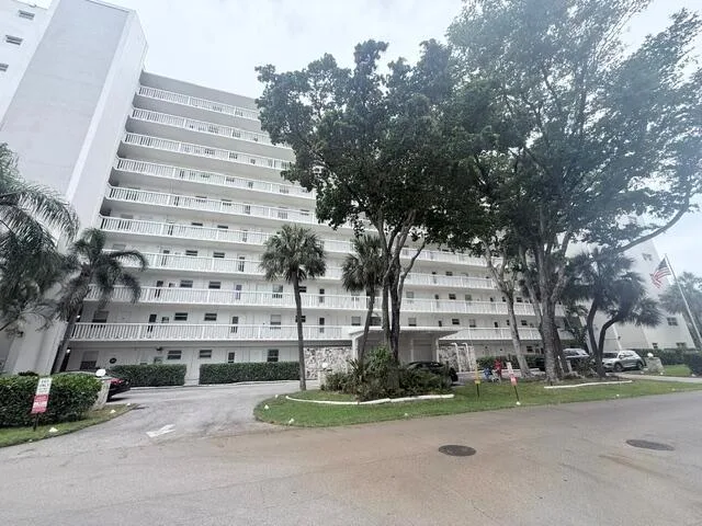 2555 NE 11TH Street # 402, Fort Lauderdale, FL 33304