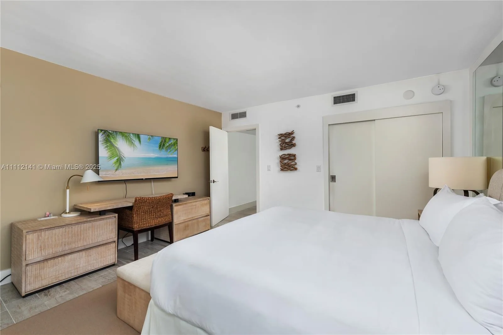 102 24th St # 1208, Miami Beach, FL 33139 photo 10