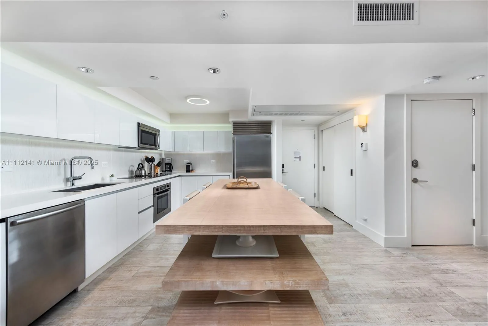 102 24th St # 1208, Miami Beach, FL 33139 photo 12