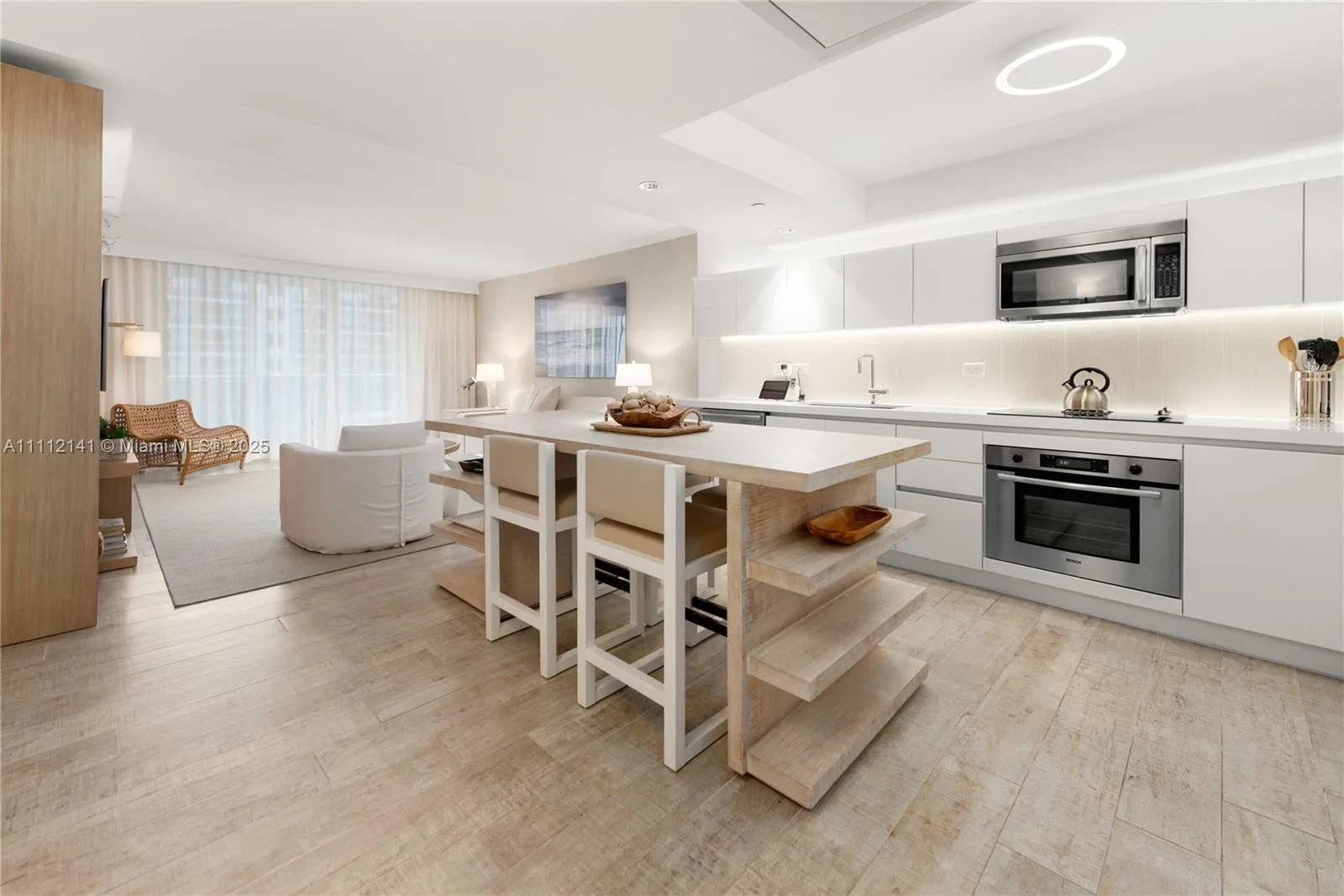 102 24th St # 1208, Miami Beach, FL 33139 photo 3