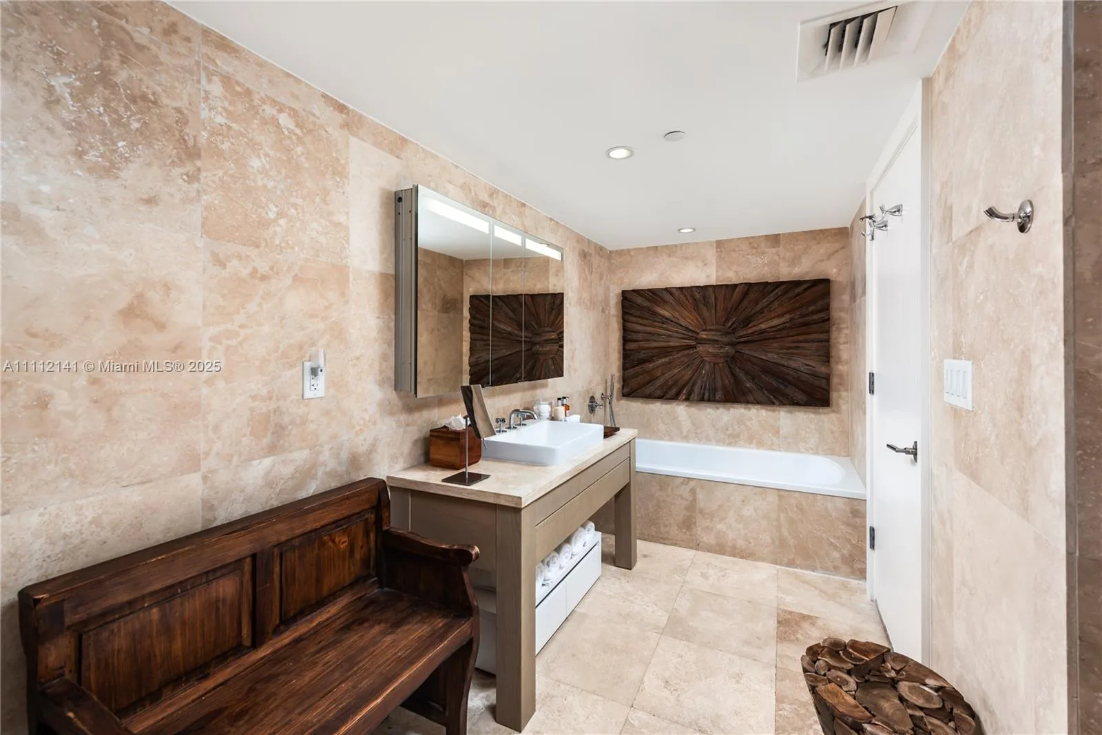 102 24th St # 1208, Miami Beach, FL 33139 photo 5