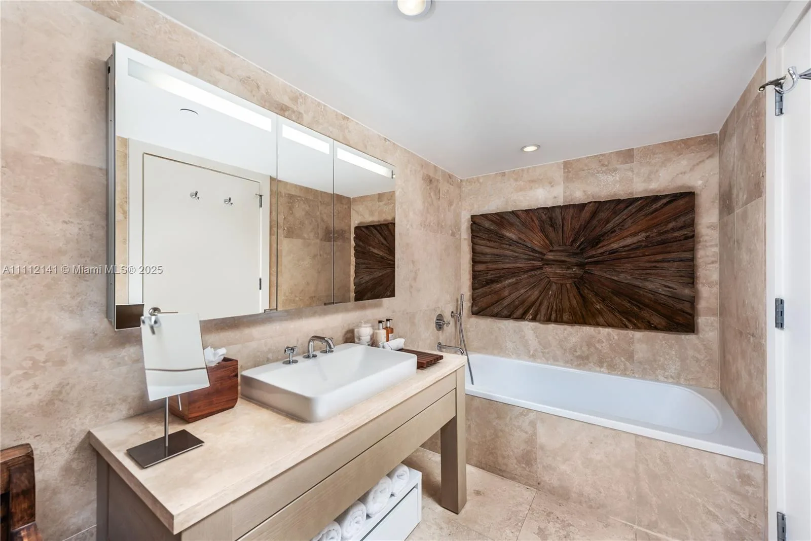 102 24th St # 1208, Miami Beach, FL 33139 photo 8