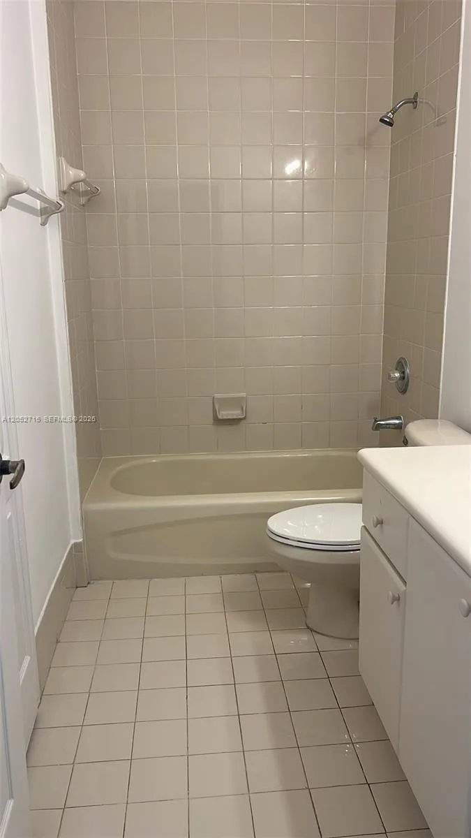 7200 NW 177th St # 206-7, Hialeah, FL 33015 photo 4