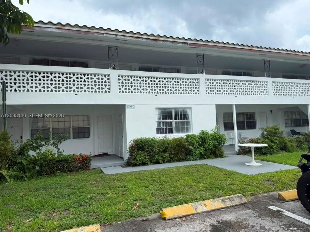 11970 NE 19th Dr, North Miami, FL 33181