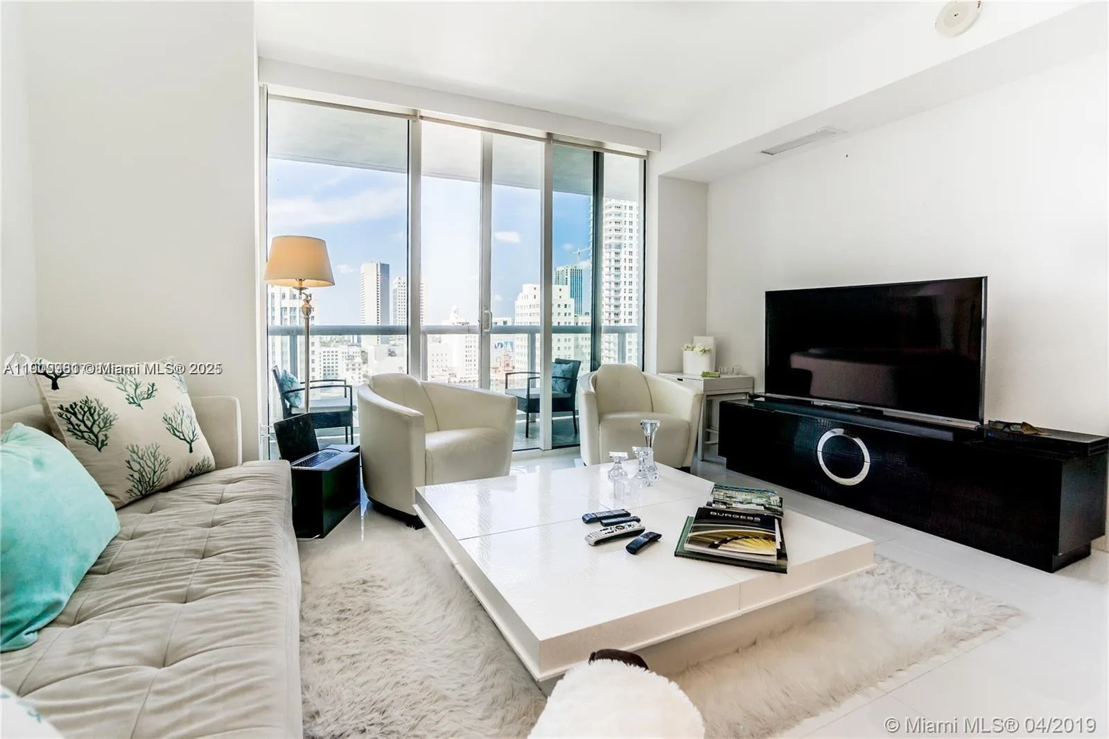 50 Biscayne Blvd # 1807, Miami, FL 33132