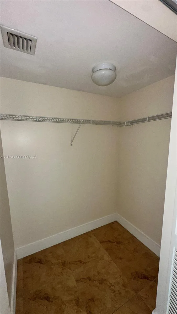 41 SE 5th St # 1104, Miami, FL 33131 photo 11