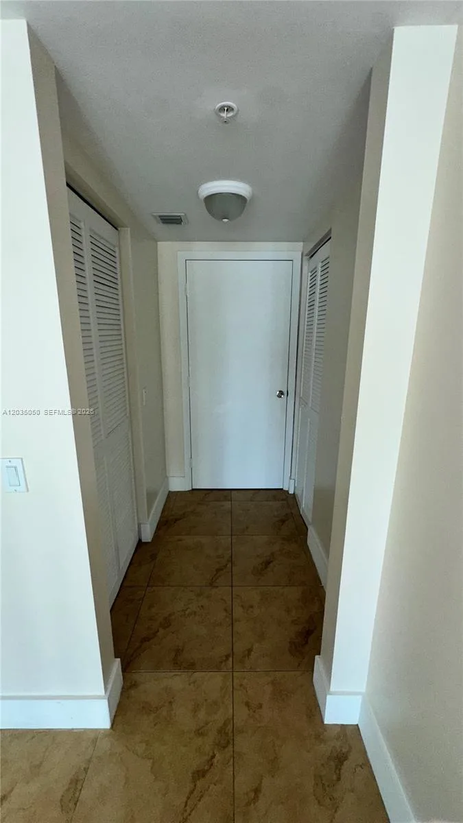 41 SE 5th St # 1104, Miami, FL 33131 photo 13