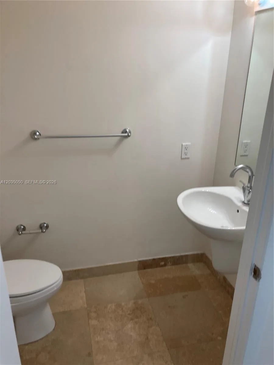 41 SE 5th St # 1104, Miami, FL 33131 photo 7