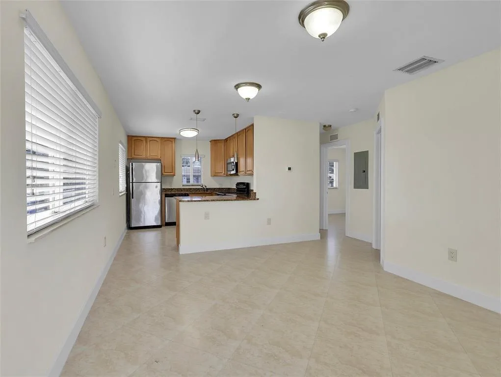 410 SW 15TH Street # 207, Pompano Beach, FL 33060