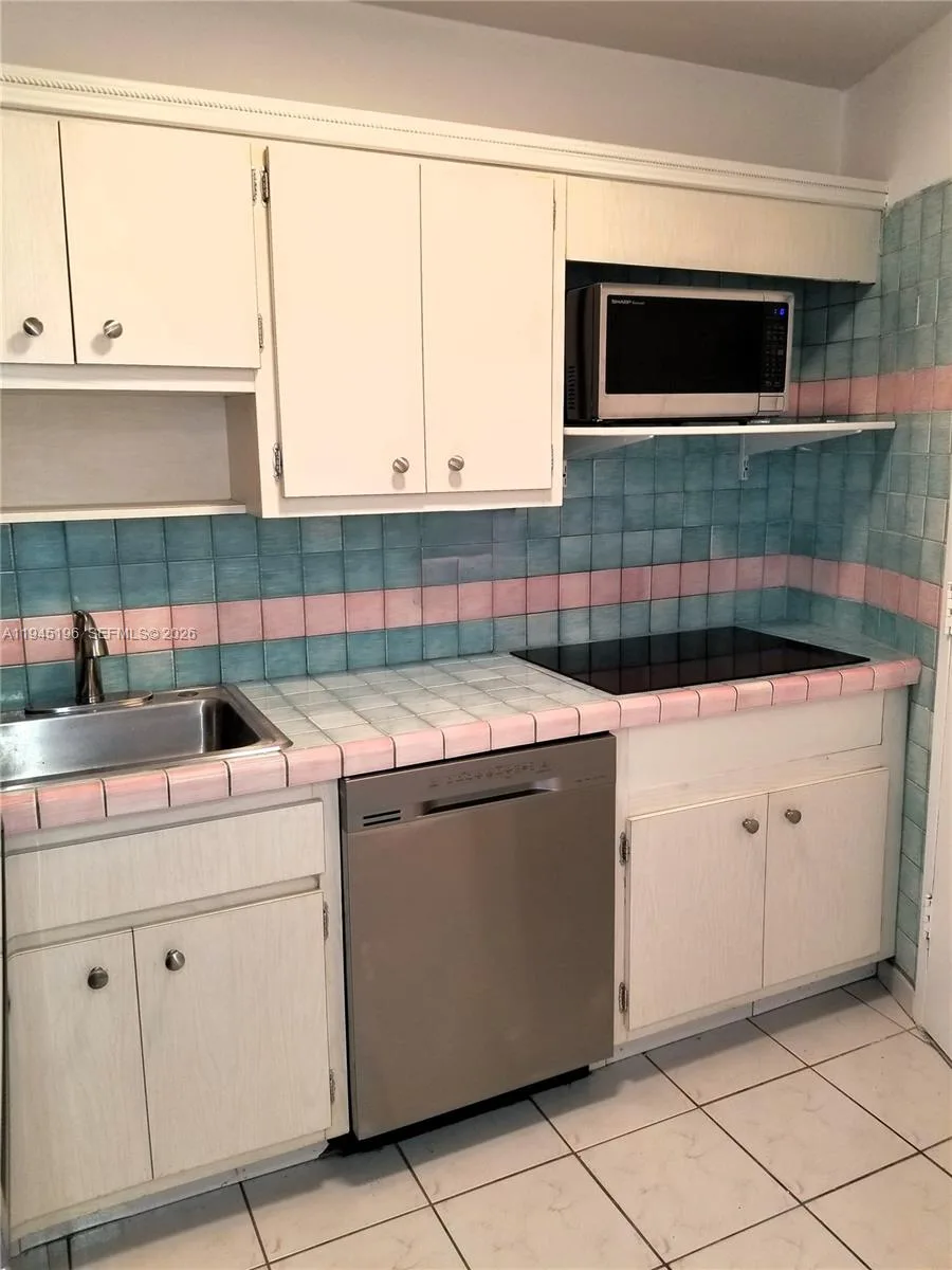 2899 Collins Ave # 1620, Miami Beach, FL 33140 photo 11