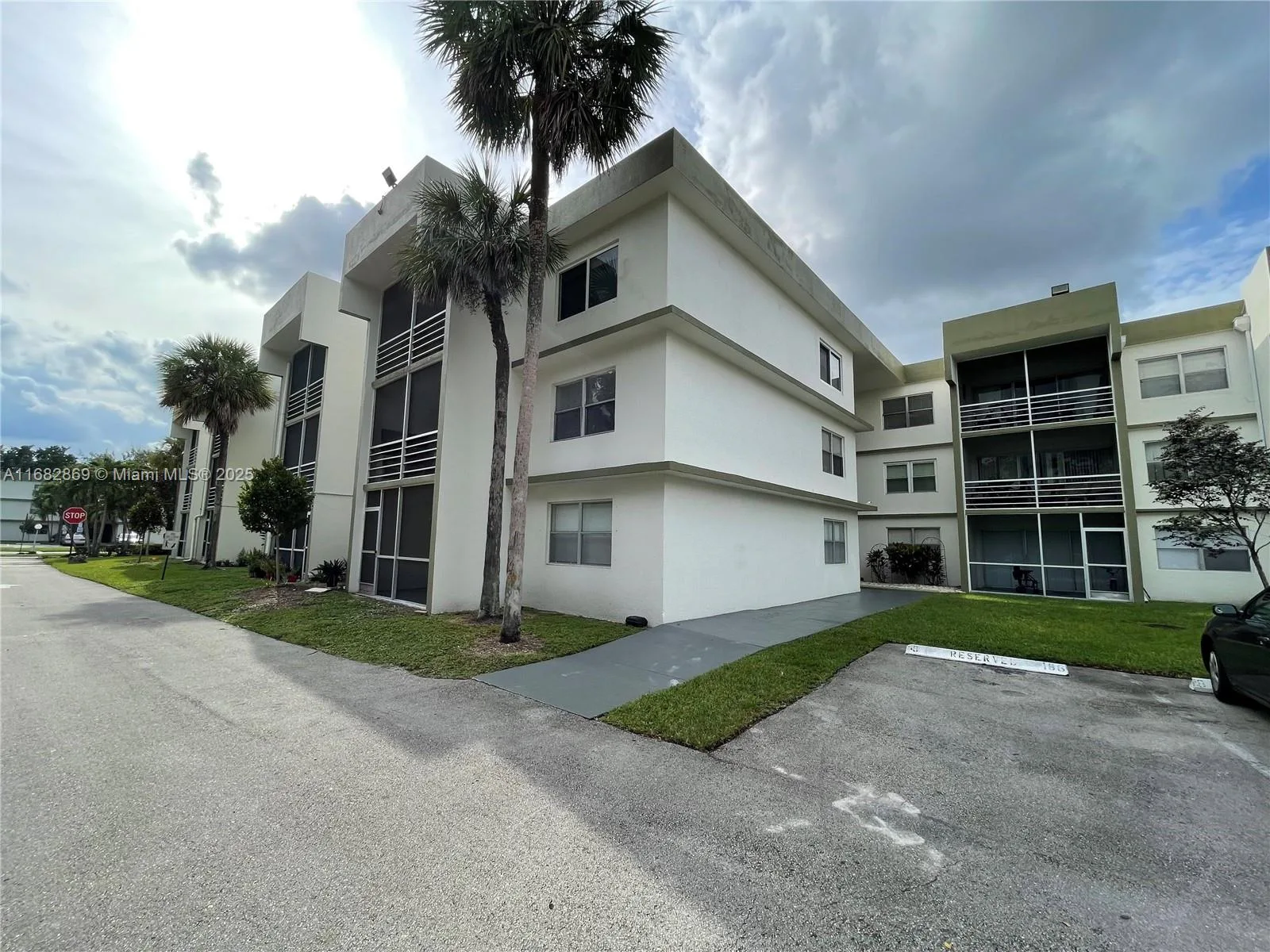 4255 N University Dr # 201, Sunrise, FL 33351