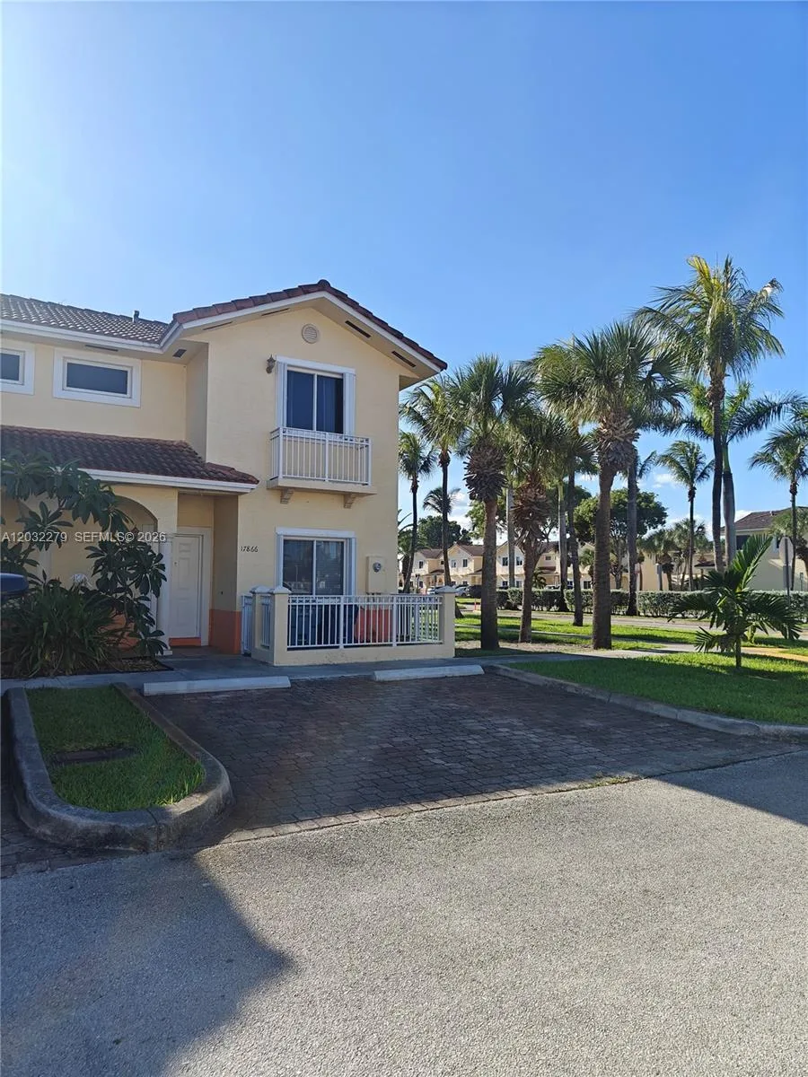 17866 NW 74th Ct, Hialeah, FL 33015