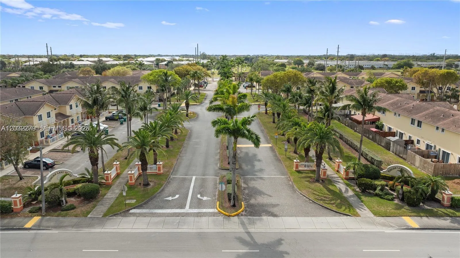 17866 NW 74th Ct, Hialeah, FL 33015 photo 3