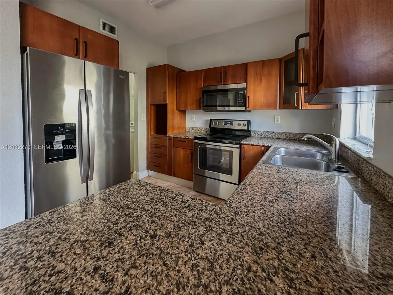 17866 NW 74th Ct, Hialeah, FL 33015 photo 7