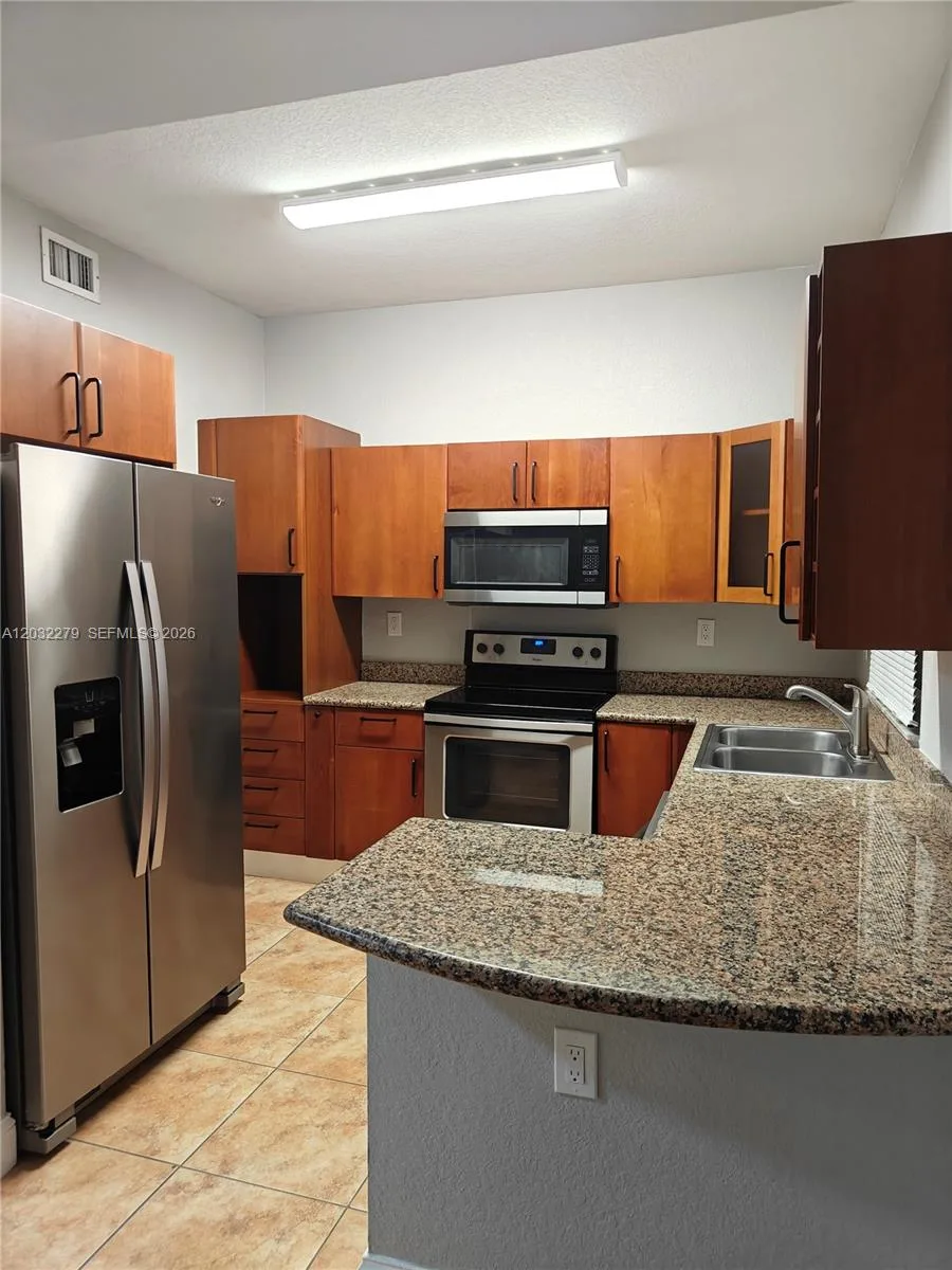 17866 NW 74th Ct, Hialeah, FL 33015 photo 9
